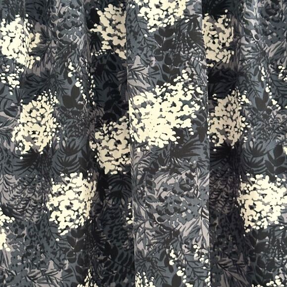 Joie Black and White Leaf Print Sleeveless Smocked Yoke Top | Size XXL - Picture 9 of 10